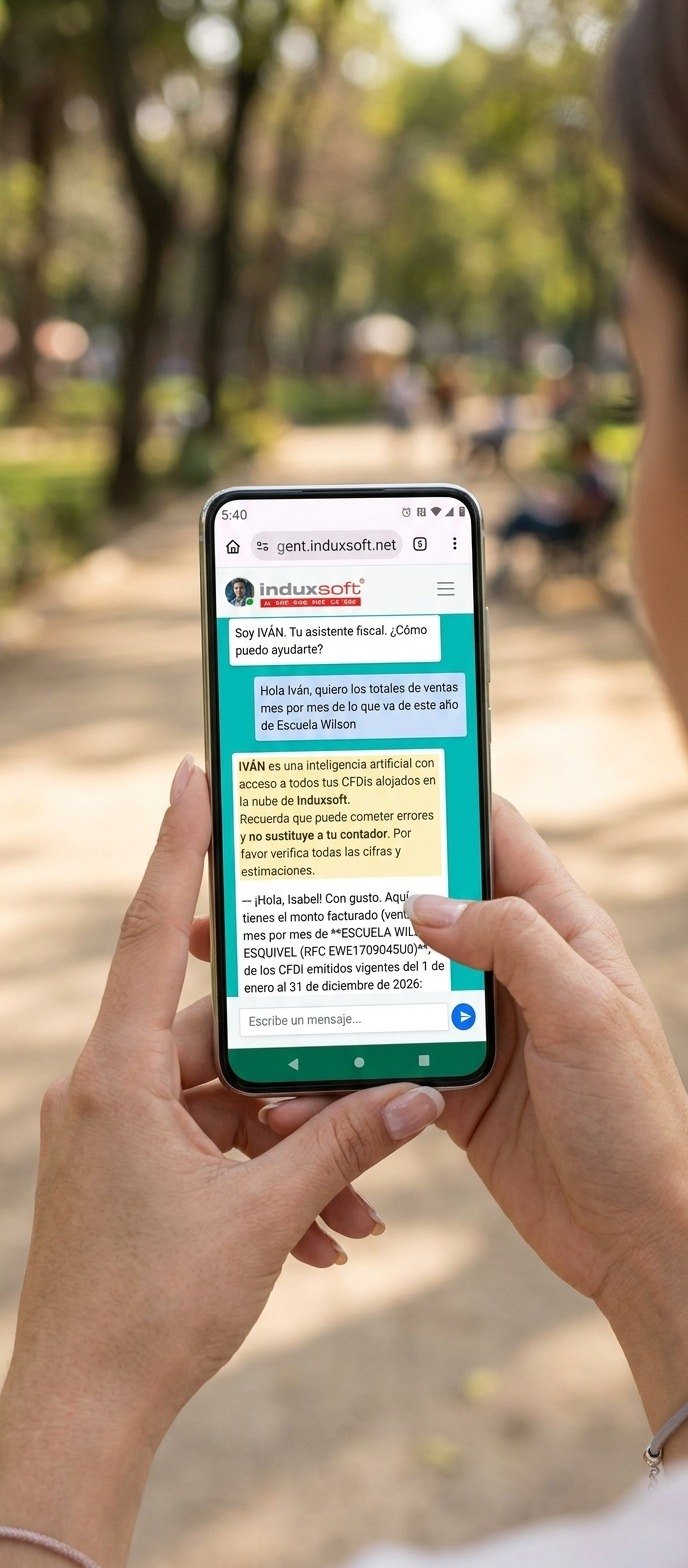 Usuaria consultando a IVÁN desde su celular las ventas mes por mes de su empresa